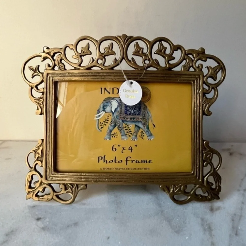 Ornate brass picture frame for 6”x4” photo